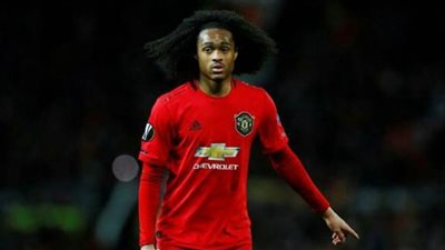 مانشستر يونايتد يجدد عقد نجمه الصاعد