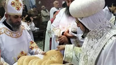 الأنبا مرقس يصلى عيد نياحة البابا كيرلس بكنيسة العذراء