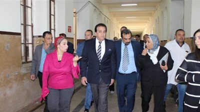 وزير التعليم العالي يتفقد مستشفى قصر العيني للاطمئنان على خطة التعامل مع فيروس كورونا