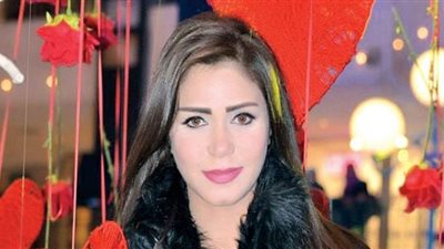 بعد عامين على الحادث.. خروج زجاح من ذراع إيناس عز الدين