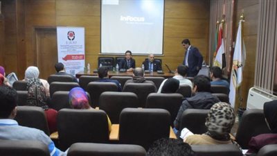 ورشة عمل عن المنح الدراسية لأعضاء هيئة التدريس بجامعة بنها