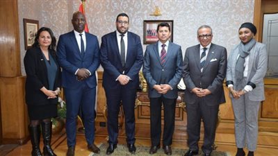 وزير الرياضة يلتقي سكرتير الاتحاد الأفريقي ورئيس اللجنة الخماسية للجبلاية