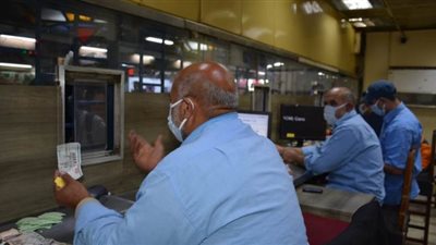 مترو الأنفاق: توزيع كمامات طبية على العاملين والركاب