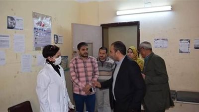 رئيس مدينة أبوقرقاص يتفقد غرف العزل بالمستشفى العام