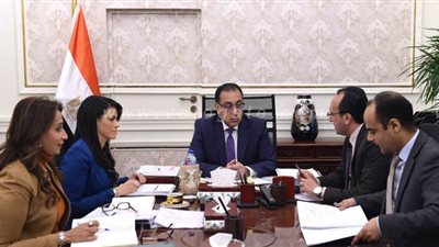 رئيس الحكومة يستعرض مع وزيرة التعاون الدولي نتائج زيارتها لواشنطن