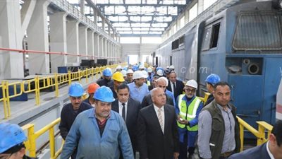وزير النقل: تطوير جميع ورش السكة الحديد وتأهيل العاملين فنيا | صور
