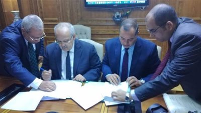 جامعتا سوهاج والقاهرة توقعان اتفاقية شراكة في مجال التعليم المدمج