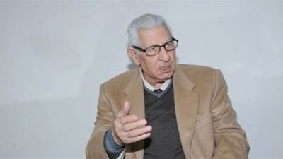مكرم محمد أحمد: فيروس كورونا ضعيف والصبر الحل لمواجهته