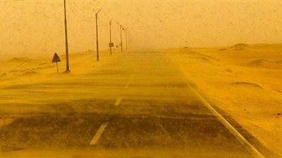 أول صور للعواصف الترابية فى الوادى الجديد