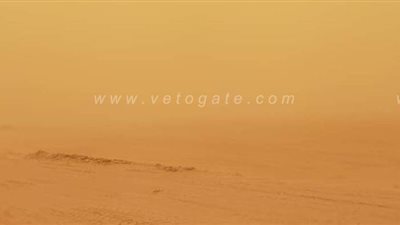 العواصف الترابية الحمراء تصل جنوب محافظة بالوادى الجديد | صور