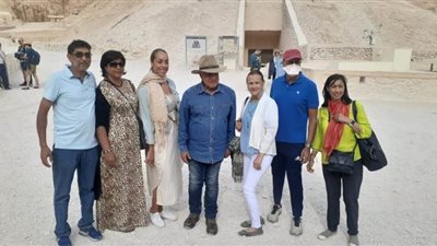 زاهي حواس يبحث عن مقبرة تحتمس الثاني ورمسيس الثامن وملكات وأُمراء الأسرة ١٨ بوادي الملوك