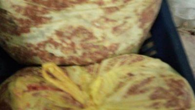 مصادرة 970 كيلو لحوم ودواجن فاسدة داخل ثلاجة بالسلام | صور