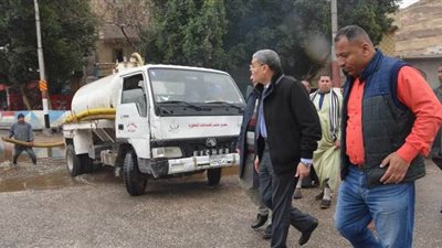 محافظ المنيا يتابع أعمال سحب وإزالة مياه الأمطار من الطرق والشوارع | صور