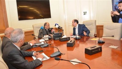 شعراوى للمواطنين: الزموا بيوتكم غدا.. الأمطار أكثر غزارة 