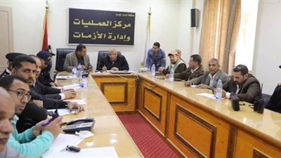 محافظ الوادي الجديد يتابع مع مجلس الوزراء تداعيات الطقس السيئ