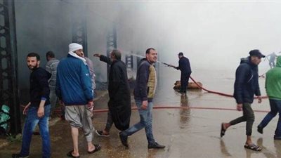 بسبب سوء الأحوال .. حريق هائل بشونة غلال بالسنطة | صور