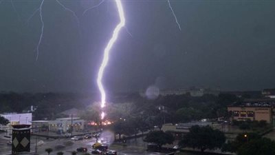 الأرصاد: زيادة سرعة الرياح وعواصف رعدية خلال الساعات المقبلة | فيديو