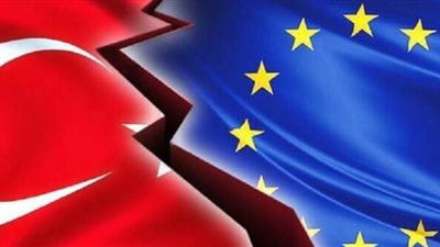الاتحاد الأوروبي يبدأ مراجعة اتفاق اللاجئين مع تركيا
