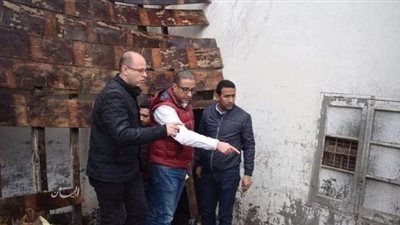 محافظ الفيوم يحيل واقعة انهيار سقف مخزن 