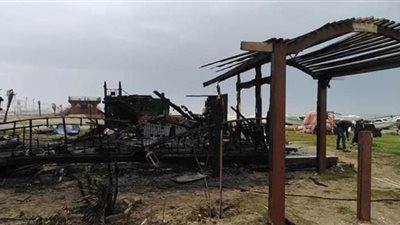 احتراق كافتيريا بسبب سوء الأحوال الجوية ببورسعيد | صور