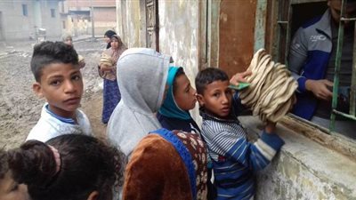 استقرار العمل بالمنشآت التموينية وانتظام صرف الخبز