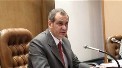 برلماني يطالب الحكومة بإعادة النظر في الفرص الاستثمارية