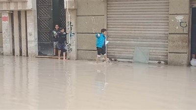 منطقة الرابعة الناصرية تغرق فى مياه الأمطار بالإسكندرية