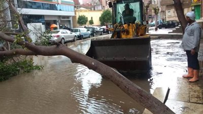 5 حرائق وغلق مسجد وانهيار أرضي أبرز خسائر موجة الطقس السيئ القليوبية | صور