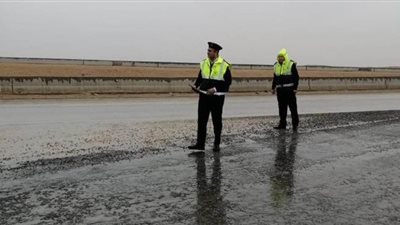 تحويلة مرورية بالطريق الدائرى بسبب سقوط الجمالون القارى بالملصق الإلكتروني