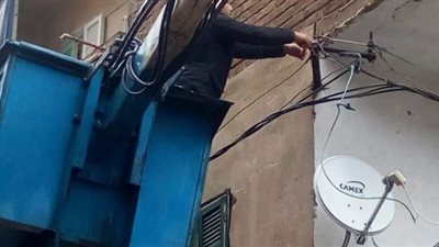 بسبب سوء الأحوال الجوية .. انقطاع التيار الكهربائى عن اعمدة الإنارة بشرق الإسكندرية