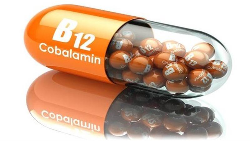 فيتامين ب12