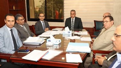 محافظ سوهاج يترأس اجتماع لجنة اختيار الوظائف القيادية 