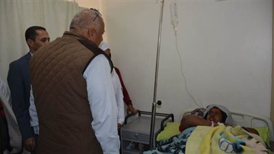 محافظ الوادى الجديد يقرر بناء منزل لسيدة انهار بسبب الطقس السيئ | صور