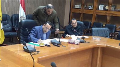 سقوط أعمدة وانقطاع كهرباء وغلق طرق حصيلة الطقس السيئ بشمال سيناء