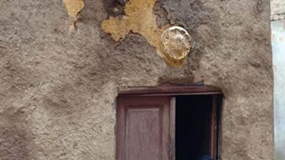 ساعات الرعب في الشرقية.. الأمطار تكشف أوجاع الأسر الفقيرة| فيديو وصور