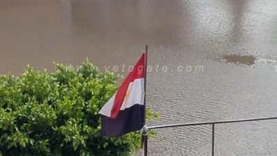 الأمطار تحول مدارس وملاعب الغربية لحمامات سباحة | صور