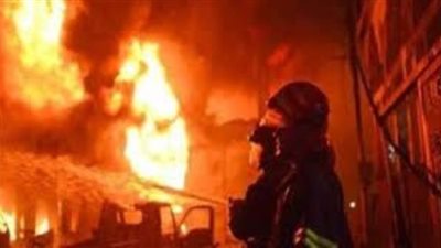 إخماد حريق نشب داخل مخزن تجاري في الأزبكية