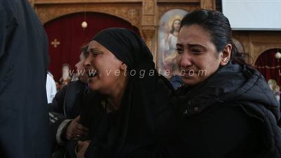 22 صورة ترصد الجنازة الجماعية لضحايا انهيار منازل الزرايب في حلوان