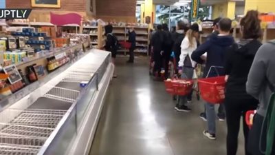 المتاجر فارغة والذعر ينتاب سكان هوليوود بسبب كورونا | فيديو