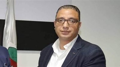 محافظ الفيوم يتفقد منازل المتضررين من مياه الأمطار بوادي النزلة