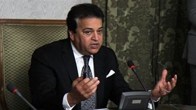 وزير التعليم العالي: اتجاه لمد الدراسة أسبوعين بعد قرار التعليق