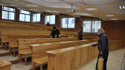 جامعة كفر الشيخ تعقم المدرجات والمباني | صور