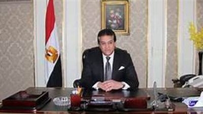 وزير التعليم العالي يفوض رؤساء الجامعات بشأن حضور العاملين وأعضاء هيئة التدريس