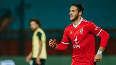 هيدرسفيلد يحدد مطالبه لبيع رمضان صبحي للأهلي