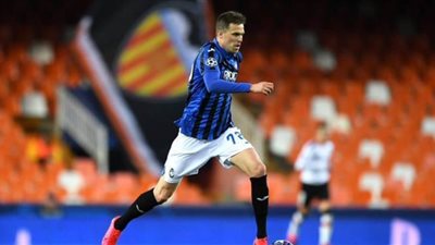 لاعب أتالانتا يضحي بكرة الهاتريك للقضاء على كورونا