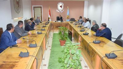 متابعة الإجراءات الاحترازية بجامعة سوهاج لمنع انتشار فيروس كورونا