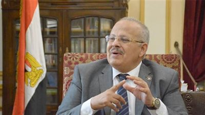 رئيس جامعة القاهرة يمنح الموظفات والأكاديميات الحاضنات لأطفال إجازة بفترة تعليق الدراسة