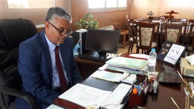 لمواجهة كورونا.. رئيس جامعة جنوب الوادي يتابع خطة التعليم عن بعد|صور