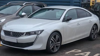 بيجو تسيطر على عقول الشباب بالسيارات الرياضية