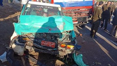 إصابة 26 عاملا إثر تصادم تريلا بسيارتي عمال في الإسماعيلية